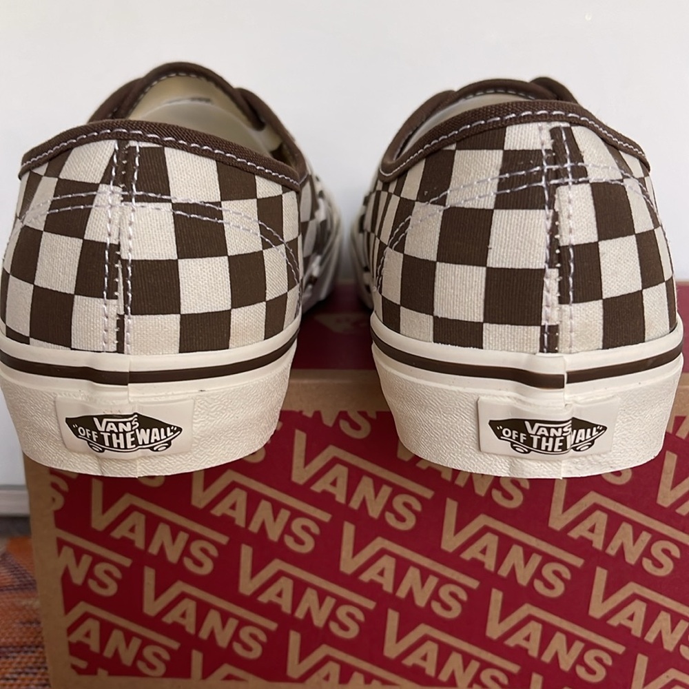 Vans WMNS Authentic Checkerboard Brown
VN000BW5BRO
SNEAKERS - Picture 13 of 16